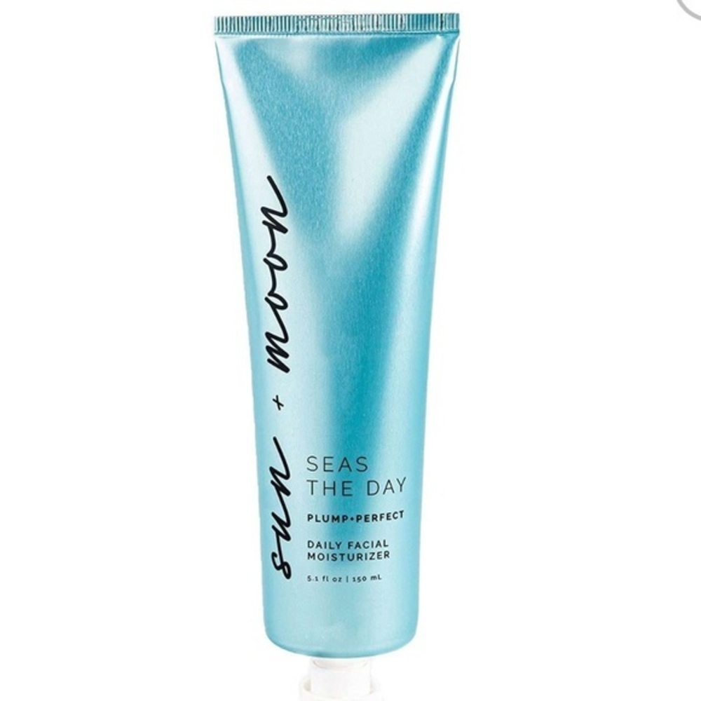 Moon & Sun Seas The Day  sun + moon plump perfect moisturizer